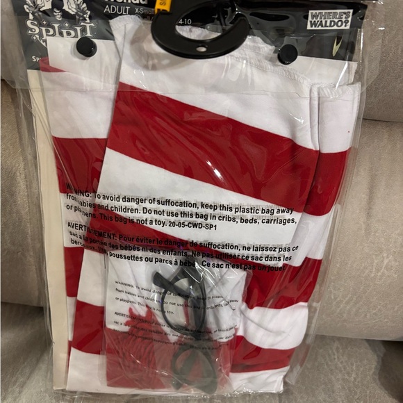 “Where’s Waldo? Wenda Costume with Accessories - NWT - Picture 5 of 8